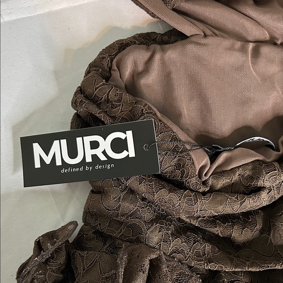 Elegant Brown Backless Lace Dress - Picture 5 of 8